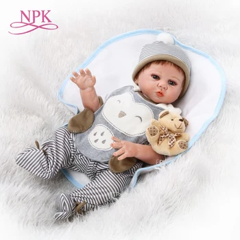 NPK Полностью виниловая кукла boneca reborn baby doll в полосатом костюме медведя с сенсорными обучающими игрушками для мальчиков